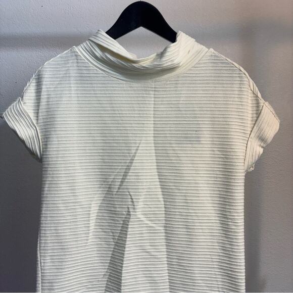NWT Anthrolopogie 9-H15 Stcl Ivory Short Sleeve Mock Neck Shirt Size XS - Picture 4 of 13